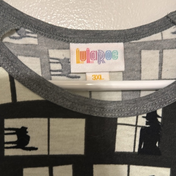 LulaRoe Randy - Picture 2 of 4